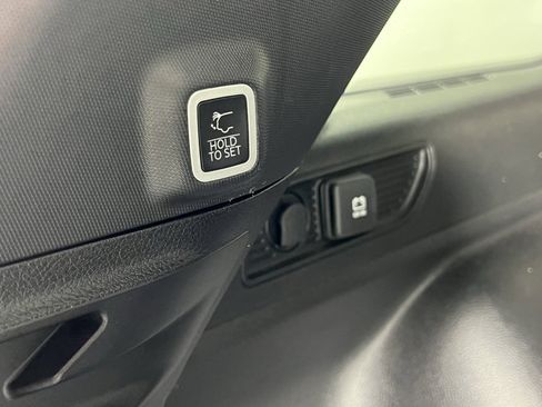 Certified 2024 Jeep Grand Cherokee Limited w/ Luxury Tech Group II image 30