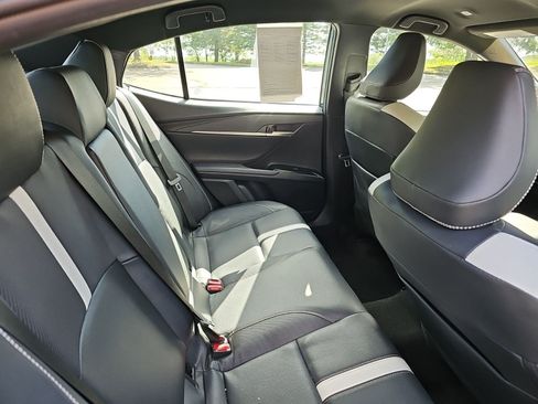 Used 2025 Toyota Camry SE FWD image 15