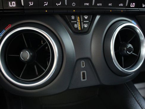 Used 2022 Chevrolet Blazer LT FWD image 40