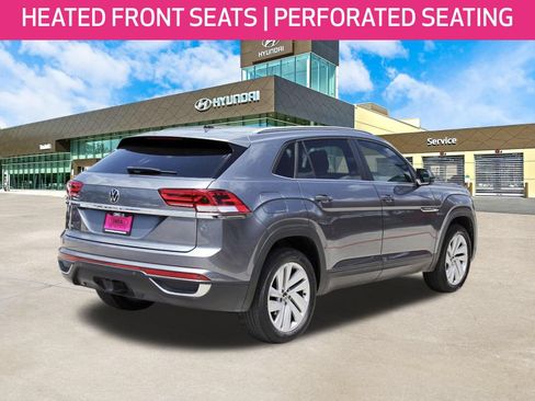 Used 2022 Volkswagen Atlas Cross Sport SE FWD image 5