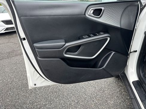 Certified 2023 Kia Soul LX w/ Option Group 015 image 11