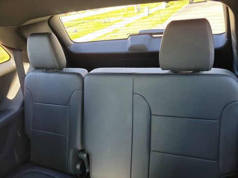 Used 2024 Chevrolet Traverse Premier w/ Redline Edition FWD image 19