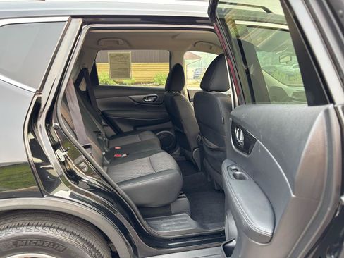 Used 2019 Nissan Rogue SV AWD/4WD image 35