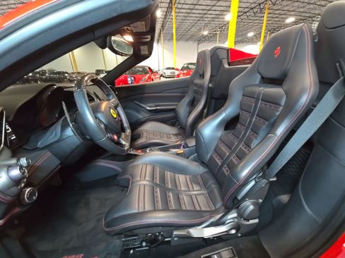 Used 2018 Ferrari 488 Spider RWD image 5