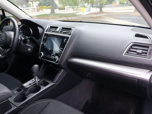 Used 2019 Subaru Outback 2.5i Premium AWD/4WD image 17