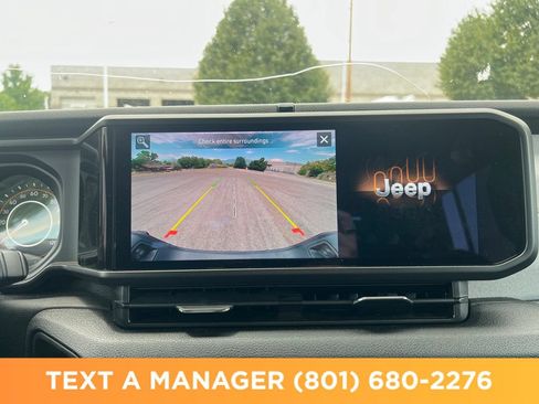 Used 2025 Jeep Gladiator Sport AWD/4WD image 23