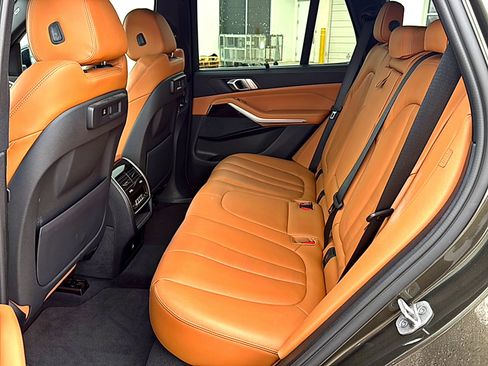 Used 2022 BMW X5 xDrive40i w/ Premium Package image 8