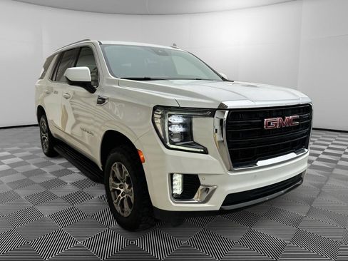 Used 2024 GMC Yukon SLE image 3