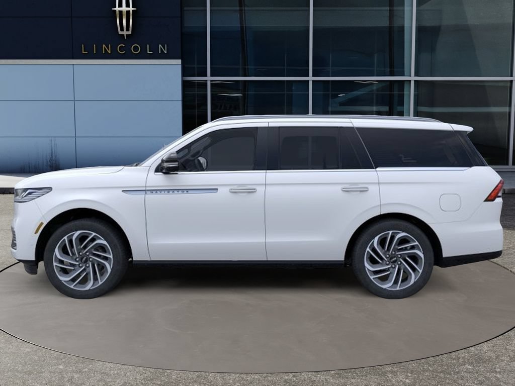 New 2026 Lincoln Navigator Reserve AWD/4WD image 3