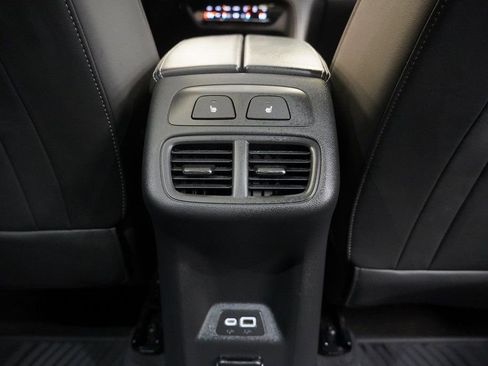 Used 2023 Buick Envision Avenir AWD/4WD image 33