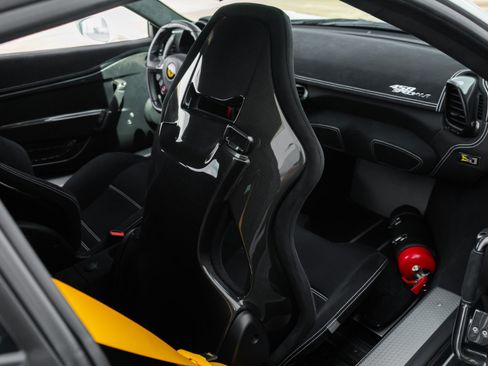 Used 2015 Ferrari 458 Speciale Coupe RWD image 51