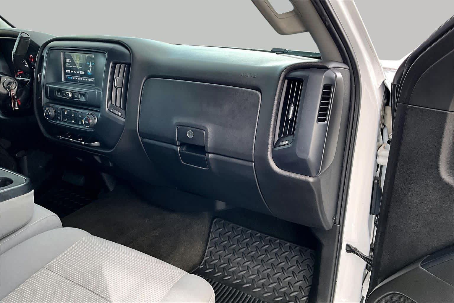 Used 2017 Chevrolet Silverado 1500 Custom w/ Custom Convenience Package RWD image 19