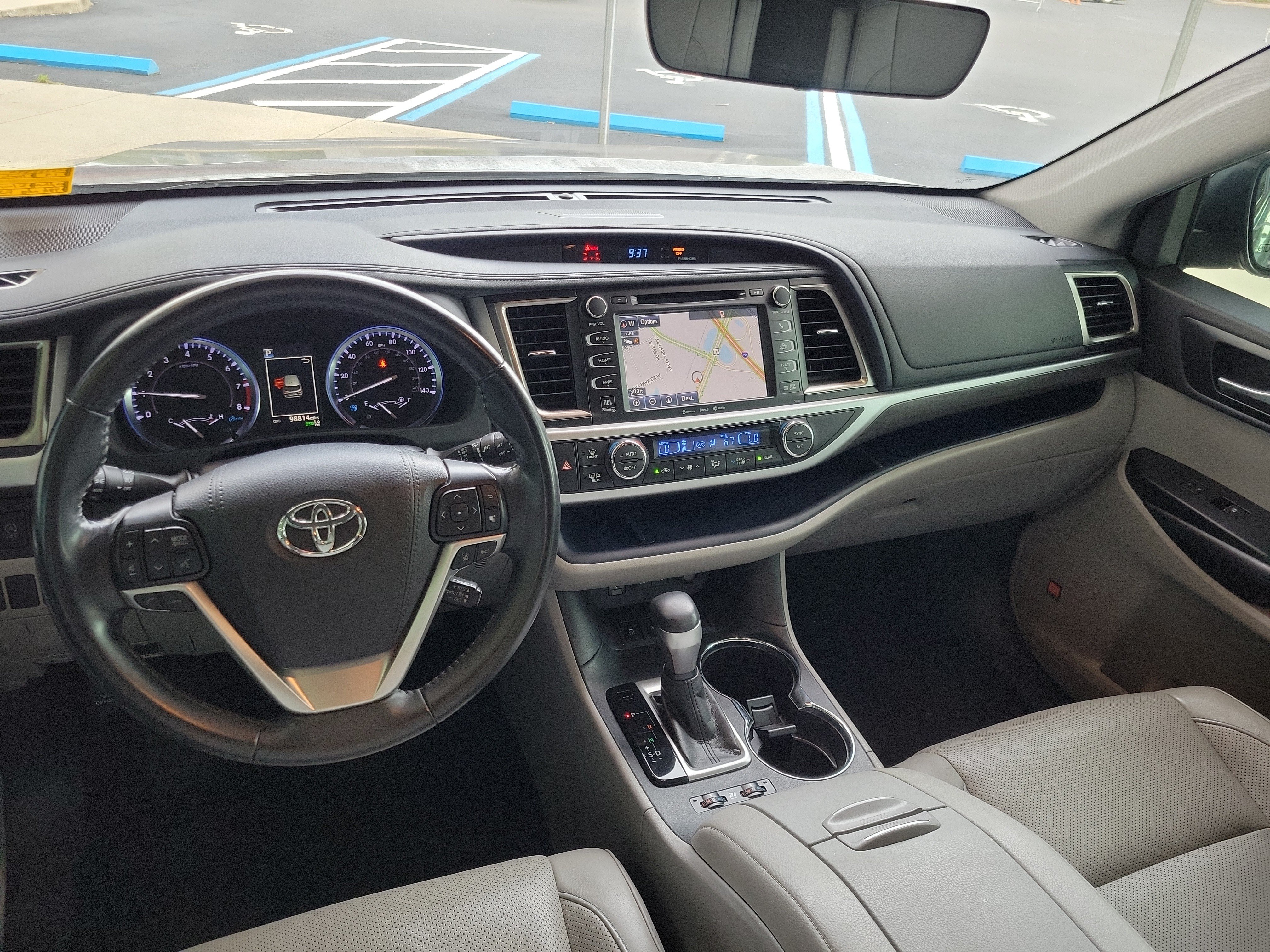 Used 2019 Toyota Highlander Limited FWD image 25