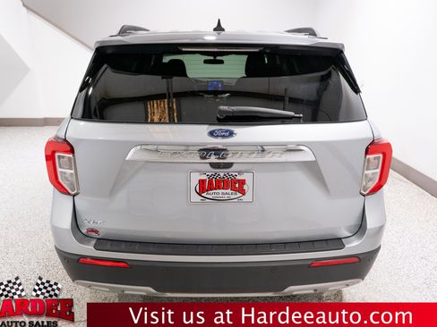 Used 2023 Ford Explorer XLT w/ Equipment Group 202A RWD image 4