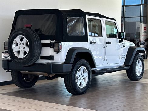 Used 2018 Jeep Wrangler Unlimited Sport S AWD/4WD image 4