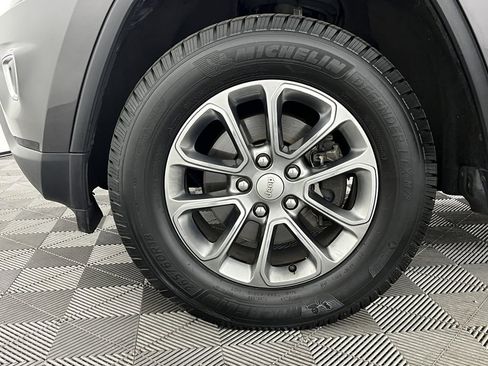 Used 2014 Jeep Grand Cherokee Limited image 20