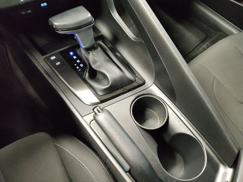 Used 2025 Hyundai Elantra Sport image 26