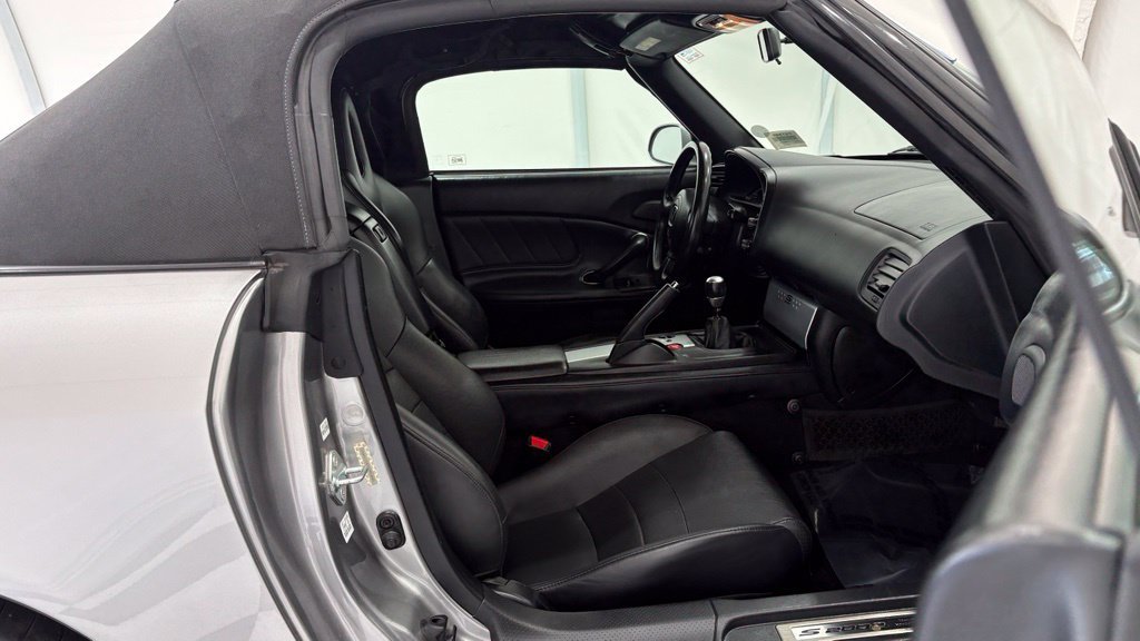 Used 2005 Honda S2000 image 18