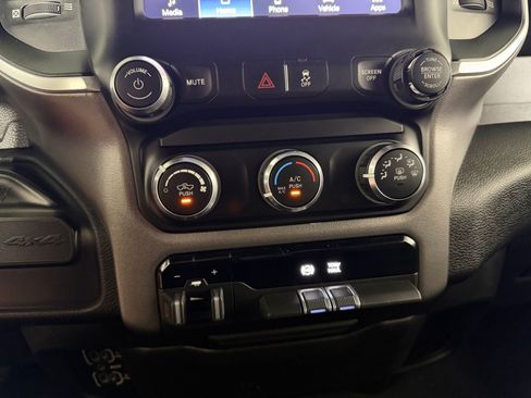 Used 2022 RAM 2500 Big Horn AWD/4WD image 14