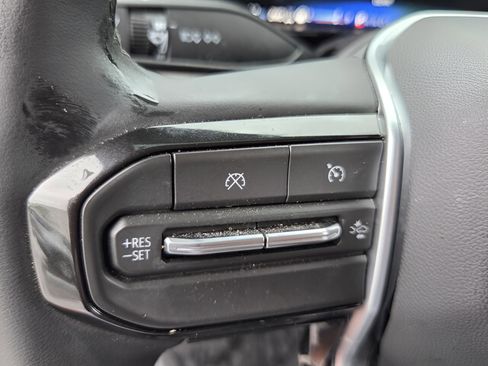 Used 2026 Chevrolet Colorado ZR2 w/ Technology Package AWD/4WD image 26