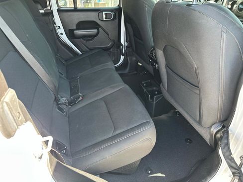 Used 2021 Jeep Gladiator Sport image 20