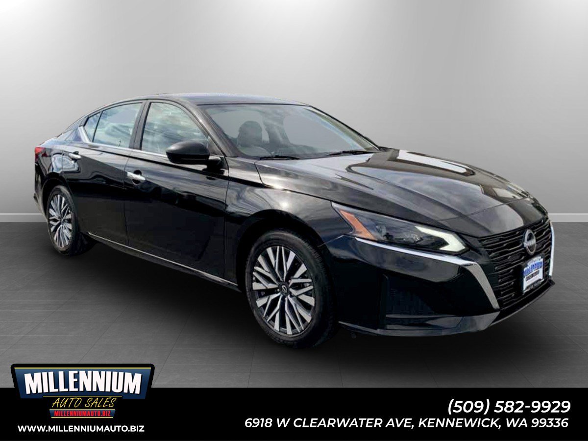 Used 2025 Nissan Altima 2.5 SV FWD image 1