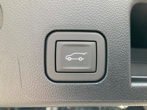 New 2026 Chevrolet Equinox LT w/ Convenience Package II image 32