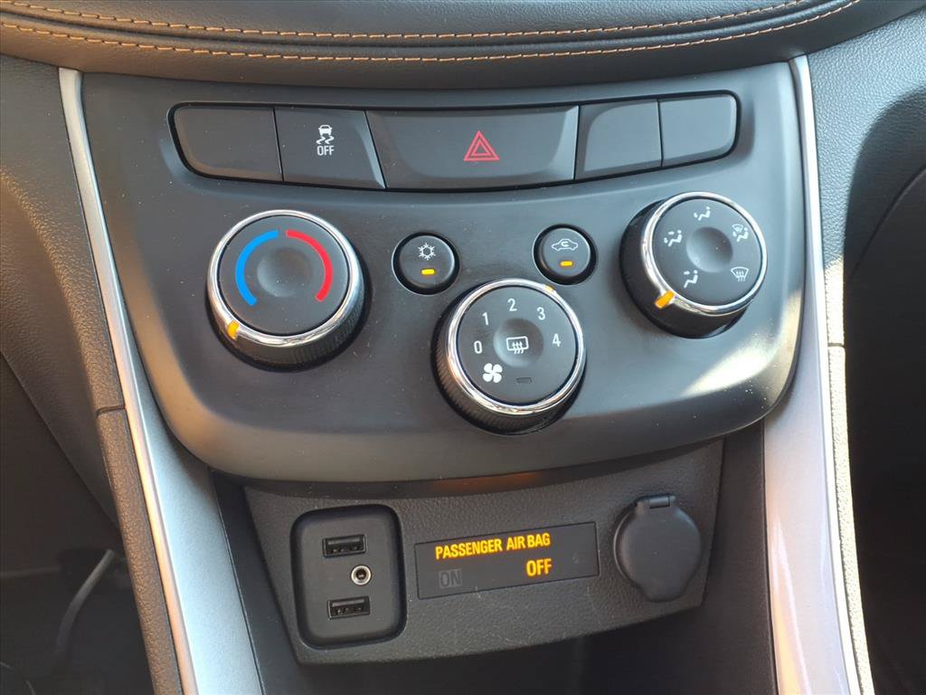 Used 2021 Chevrolet Trax LT w/ Driver Confidence Package AWD/4WD image 14
