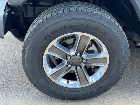 Used 2021 Jeep Wrangler Unlimited Sahara w/ Cold Weather Group AWD/4WD image 18