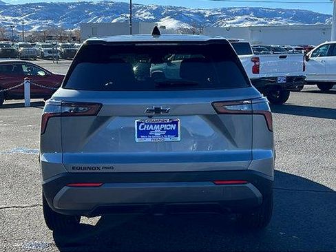 New 2026 Chevrolet Equinox LT w/ Convenience Package II image 6