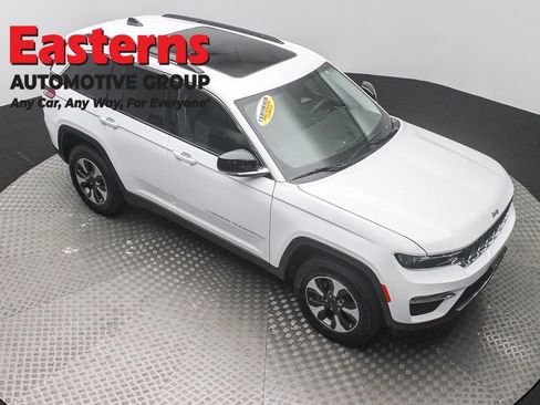 Used 2023 Jeep Grand Cherokee 4WD 4xe image 3