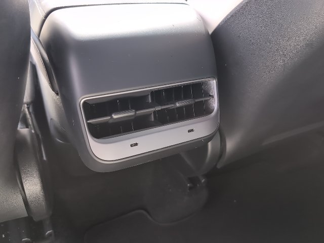 Used 2025 Tesla Model Y Long Range AWD/4WD image 21