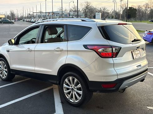 Used 2017 Ford Escape Titanium image 4