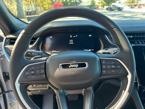 New 2025 Jeep Grand Cherokee L Altitude image 14