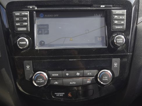 Used 2015 Nissan Rogue SL w/ SL Premium Package image 12