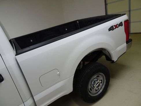 Used 2019 Ford F250 XL w/ Power Equipment Group AWD/4WD image 12