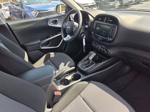 Used 2023 Kia Soul LX w/ LX Technology Package image 26