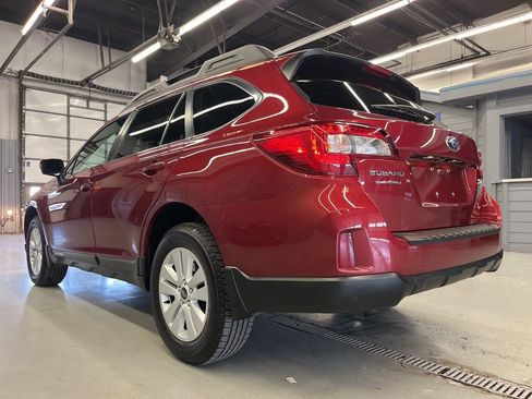 Used 2017 Subaru Outback 2.5i Premium image 5