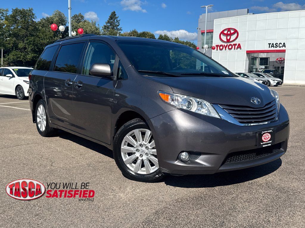 Used 2017 Toyota Sienna XLE Premium w/ Outdoor Package AWD/4WD 360° Tour