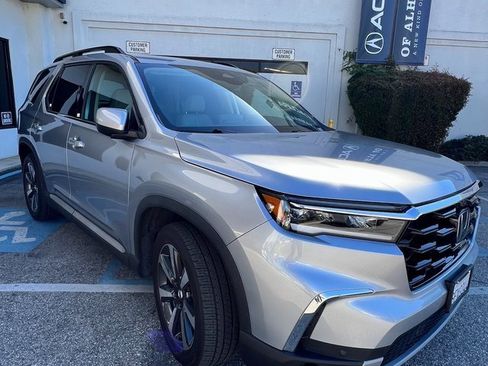 Used 2023 Honda Pilot Elite image 1