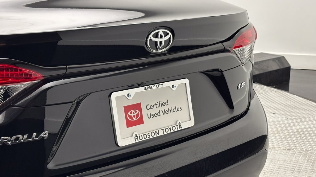 Used 2024 Toyota Corolla LE FWD image 8