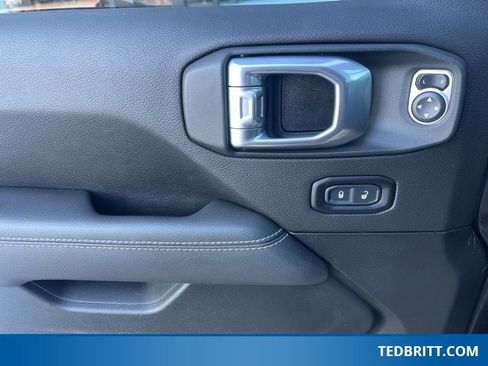Used 2021 Jeep Wrangler Unlimited Sahara w/ LED Lighting Group image 40