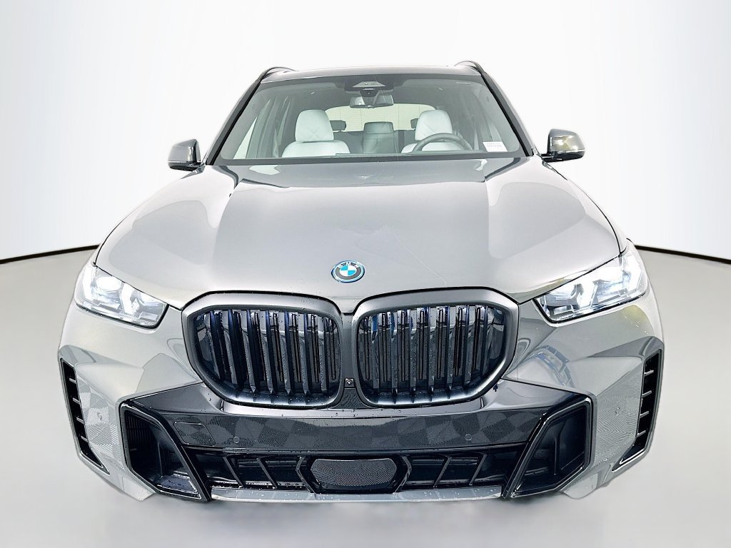 Used 2026 BMW X5 xDrive50e w/ M Sport Package AWD/4WD image 2