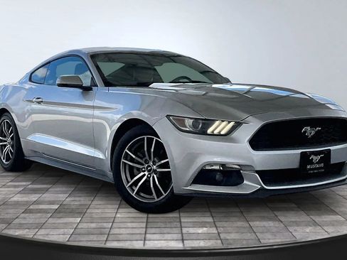 Used 2015 Ford Mustang Premium RWD image 3