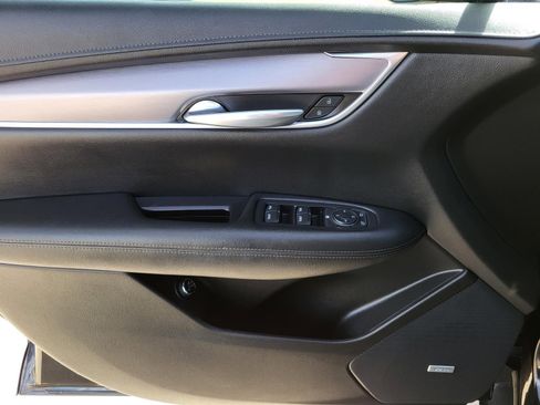 Used 2021 Cadillac XT5 Luxury image 23