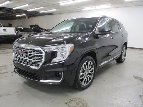 Certified 2022 GMC Terrain Denali image 3