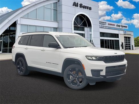 New 2025 Jeep Grand Cherokee L Altitude image 1