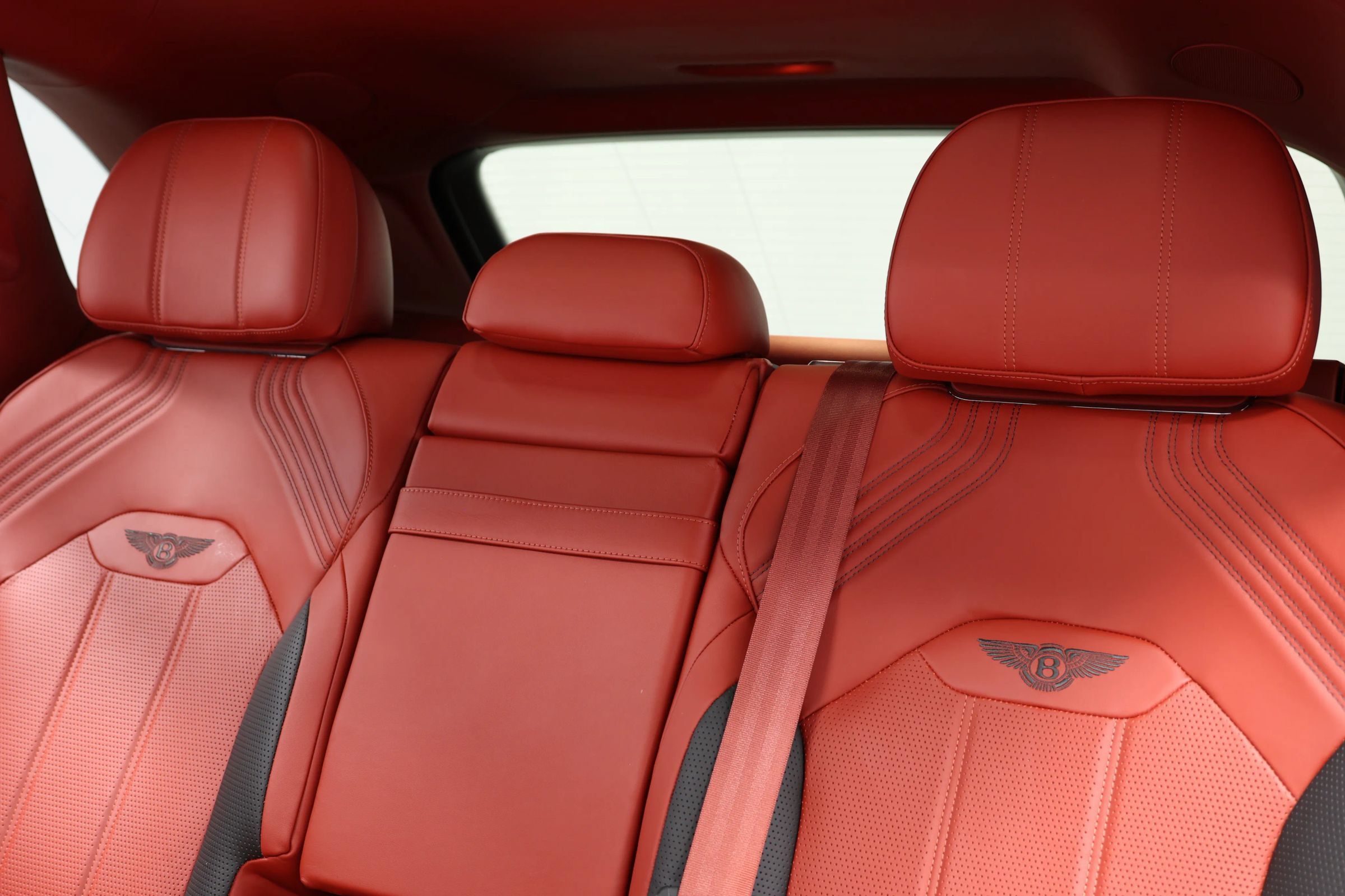 Used 2022 Bentley Bentayga AWD/4WD image 63