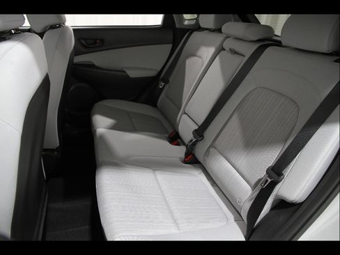 Used 2022 Hyundai Kona SEL image 19