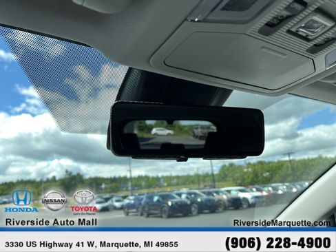 Used 2019 Toyota RAV4 Limited AWD/4WD image 19